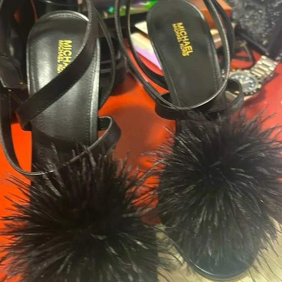 Micheal Kors Feather Nwt - Picture 1 of 4